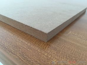 12厘中纖板批發(fā)指南 12mm密度板廠家價(jià)格與E2高密度板選購要點(diǎn)
